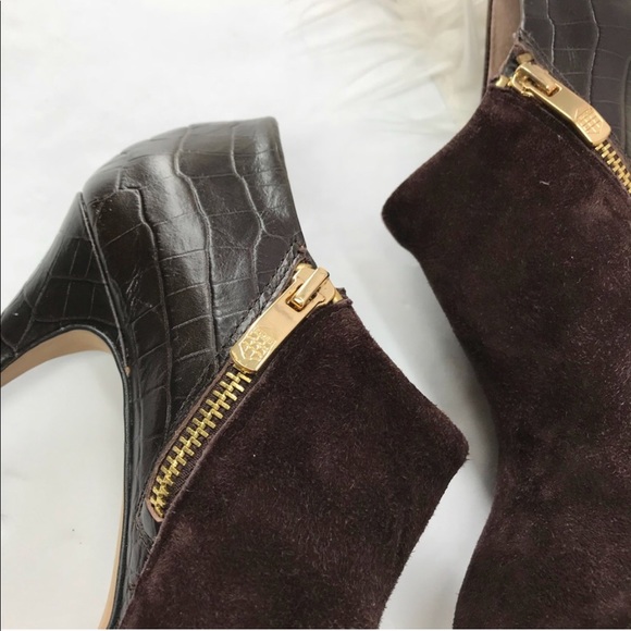 Vince Camuto Elvin Ankle Booties Suede Zip up US 6 - Picture 2 of 6